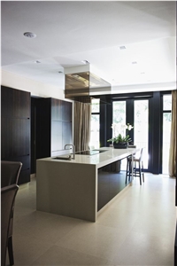 Hot Light Grey Artificial Quartz Stone Slab for Luxurious Flooring