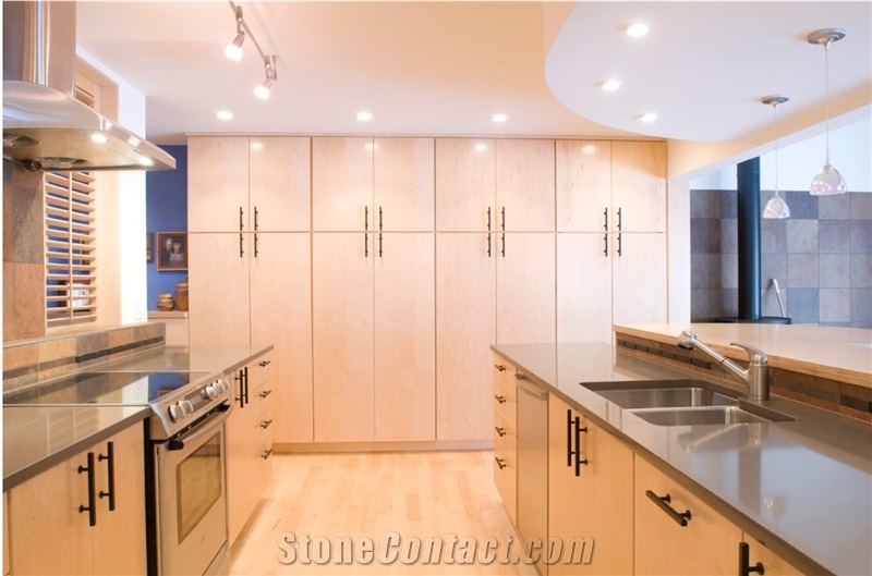 Light Grey Limestone Looks Quartz Stone Surface Kitchen Tops Countertops Island Tops for Residential and Commercial Applications