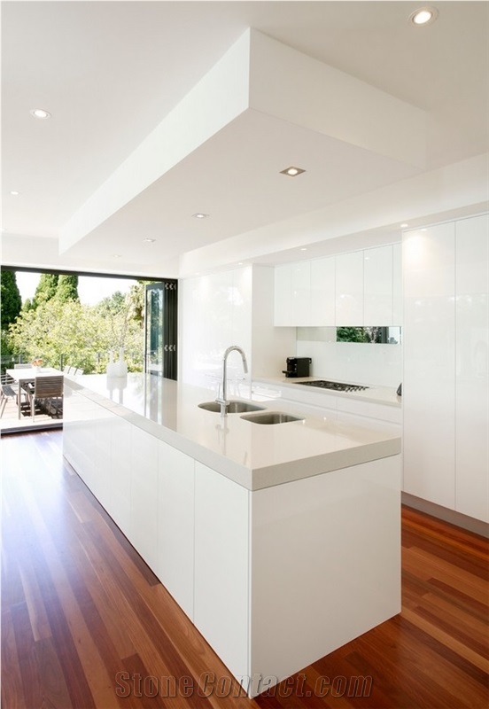 White Quartz Stone Kitchen Quartz Surfaces for Countertops Island Tops Bar Tops Used in Interior Renovations from China Available in Customized Sizes