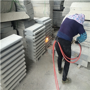 G654 Flamed Pool Coping/Padang Dark Flamed Pool Pavers/Impala Black Flamed Pool Terraces/Sesame Black Flamed Pool Coping