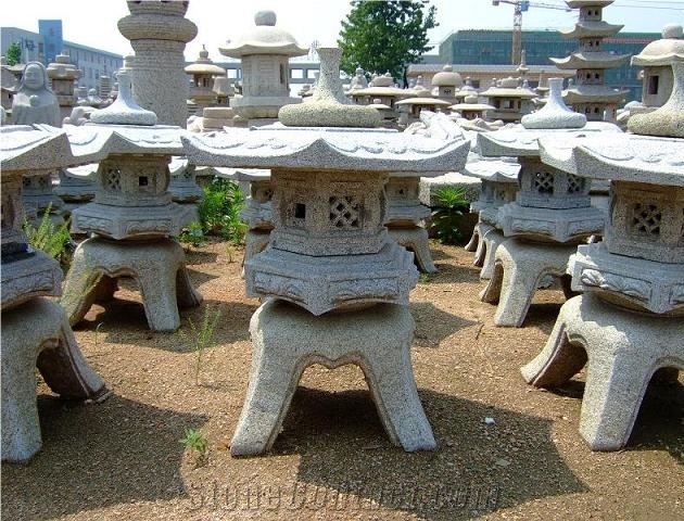 Chinese Garden Stone Lantern ,Japanese Natural Stone Lantern in Landscaping