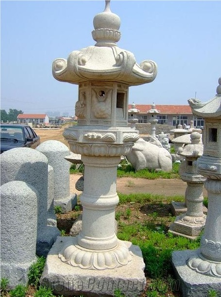 Chinese Garden Stone Lantern ,Japanese Natural Stone Lantern in Landscaping