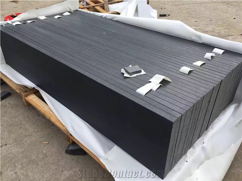 China Flamed Black Basalt Paving Tiles,Popular Black Basalt Paving Tiles,Micro Holes Black Basalt Tiles