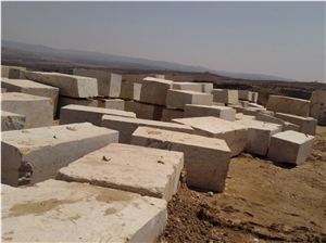 Golden Diamond Granite Blocks from Own Quarry