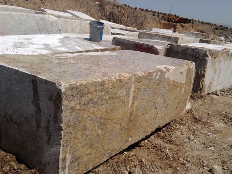 Golden Diamond Granite Blocks from Own Quarry