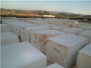 Crema Marfil Sierra Puerta Blocks