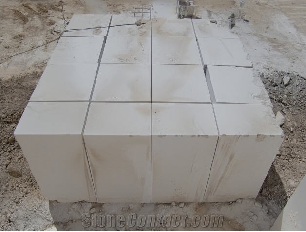 Crema Marfil Sierra Puerta Blocks