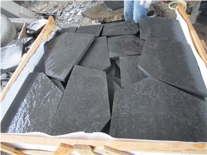 Timely Delivery China Basalt Zhangpu Black Irregular Flagstones Flamed Surface, Cheap Price Chinese Black Basalt Random Crazy Paving Paver Tiles