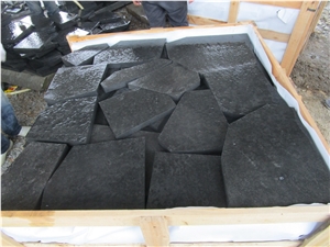 Timely Delivery China Basalt Zhangpu Black Irregular Flagstones Flamed Surface, Cheap Price Chinese Black Basalt Random Crazy Paving Paver Tiles