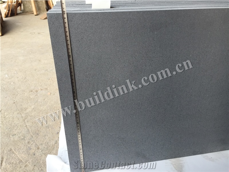 Hainan Black Basalt Sawn 400 Grit Tiles, Dark Bluestone Sawn 400# with Cats Paws Tiles, China Black Basalt Floor Tiles, Black Basalt Walling & Flooring Sawn 400 Grit Tiles 