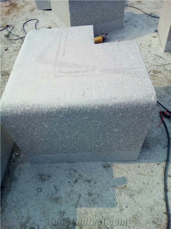 G375 Light Grey Granite Curbstones Corner Stone Flamed Surface Beveling Edges Competitive Prices