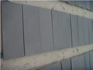 China Black Basalt Bush Hammered Lava Stone Tile, Hainan Black Panel Wall Floor Covering Exterior Building Material Gofar