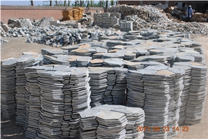 China Rustic Slate Random Flagstone Pavers for Road /Beige Slate Irregular Flagstones for Exterior Stone Floor Paving