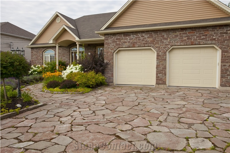 China Rustic Slate Random Flagstone Pavers for Road /Beige Slate Irregular Flagstones for Exterior Stone Floor Paving Walkway Pavers