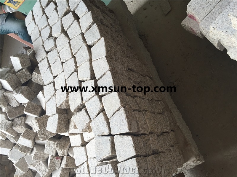 G682 Granite Cube Stone, Yellow Rust Granite Cobble Stone, G1682, Desert Gold, Golden Sand, Padang Yellow, Giallo Rusty Granite Cube Stone Pavers for Landscaping Stone, Exterior Stone