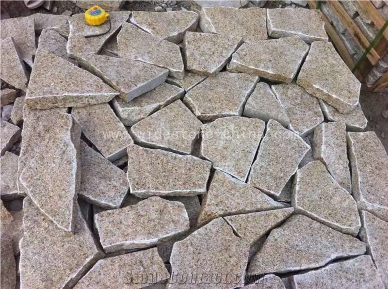 G682 Yellow Granite Random Paving Stone/Cube Stone/Cobble Stone/Irregular Road Paving Stone