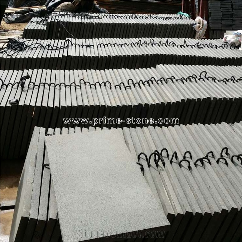 Hainan Black Basalt/ Black Basalt/ Bluestone/ Hainan Bluestone/ Pool Coping/ Pavers