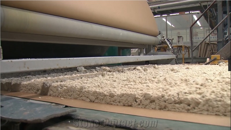 Beige Artificial Quartz Stone Tiles and Slabs Prefabricated 15mm/20mm/25mm/30mm for Floorings and Interior Application