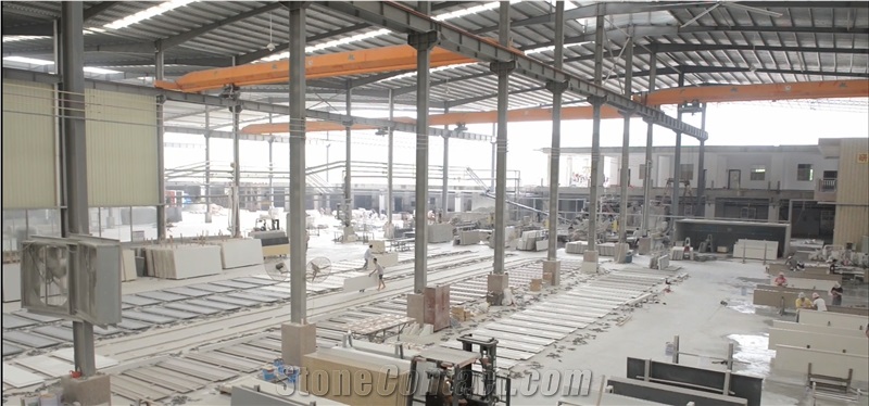 Hot Light Grey Artificial Quartz Stone Slab for Luxurious Flooring