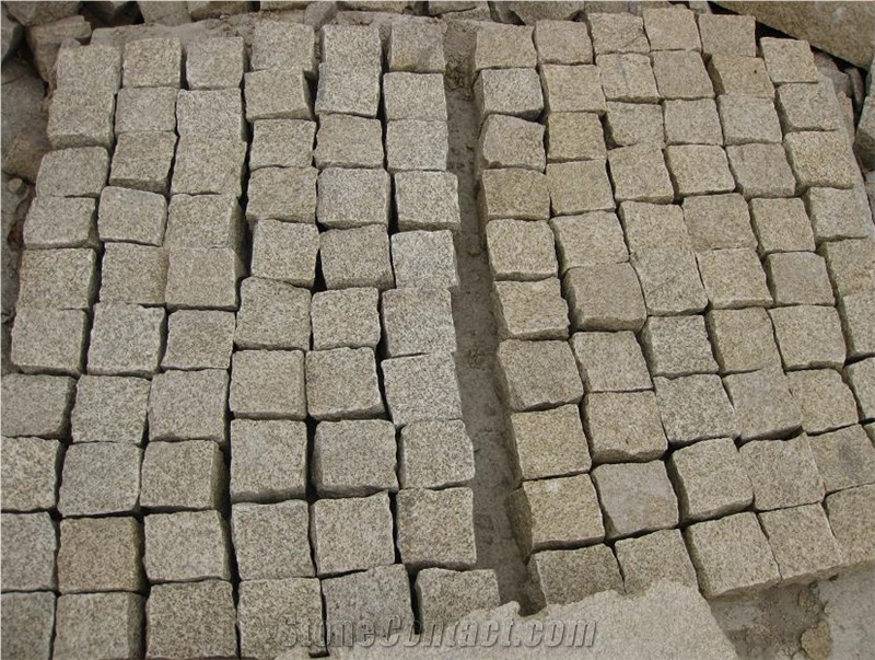 Yellow Granite Natural Split Cube Stone, Machine Cutting Cube Stone Paving , Plaza Cube Stone