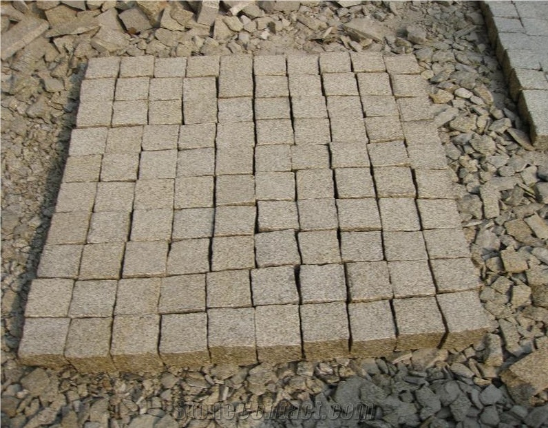 Yellow Granite Natural Split Cube Stone, Machine Cutting Cube Stone Paving , Plaza Cube Stone