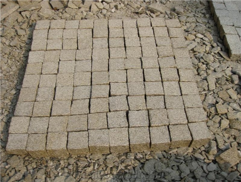 Yellow Granite Natural Surface Finish Cube Stone, Plaza Cube Paving Stone ,Granite Cobble Stone in Mesh