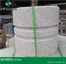 China Shandong Wulian Grey Pink Granite Car Parking Stone Bush-Hammered Parking Stone G361 Light Pink Granite Parking Barriers Cheap Light Grey Granite Parking Curbs Customized Granite Roadblock Stone