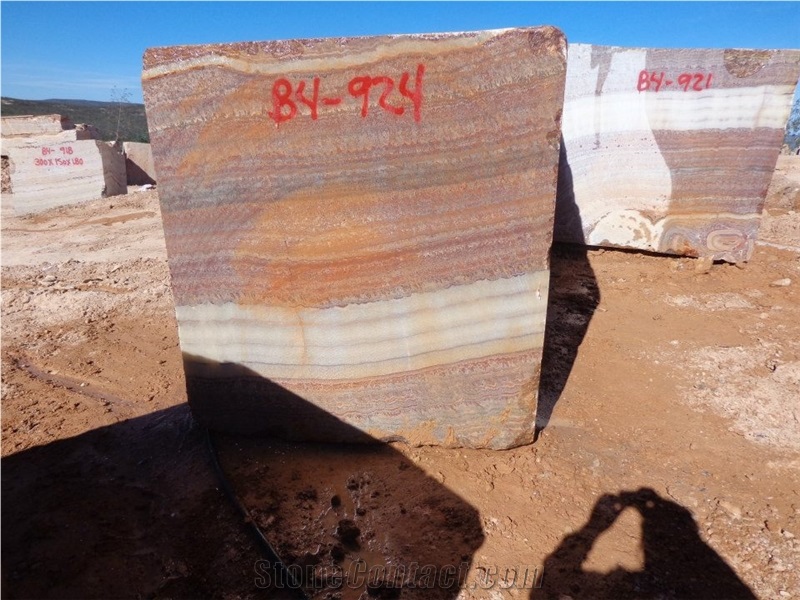Rojo Vulkano Onyx, Red Onyx Blocks