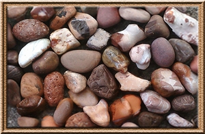 Red River Stone Pebble Red Heart / Merah Hati