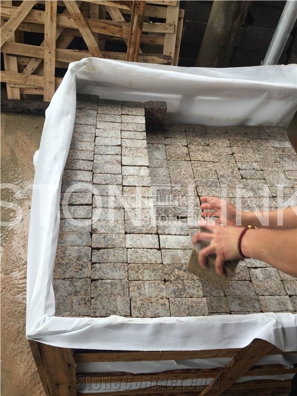 Flamed G682 Garden Stepping Pavements, Rusty Yellow Granite Cobbles, Misty Yellow Driveway Paving Stone