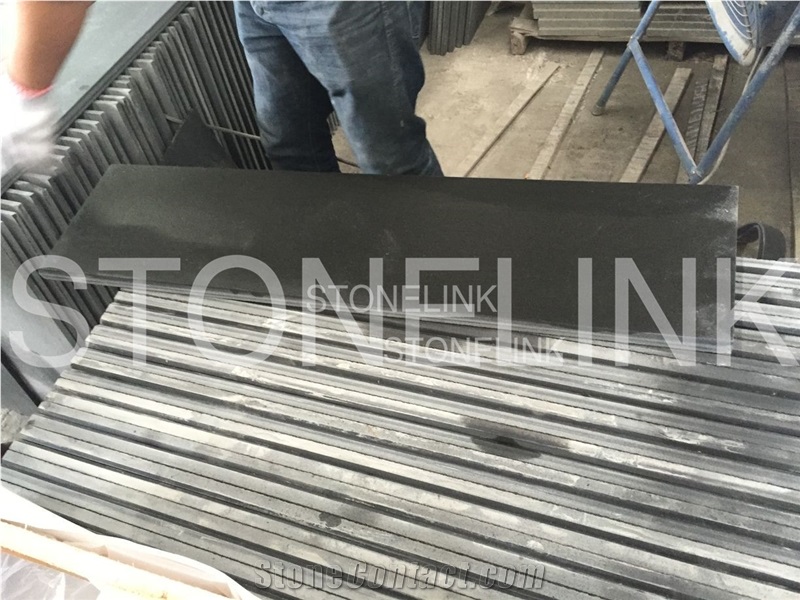Honed Door Steps, Mongo Black Basalt Staircase, China Pure Black Basalt Stairs