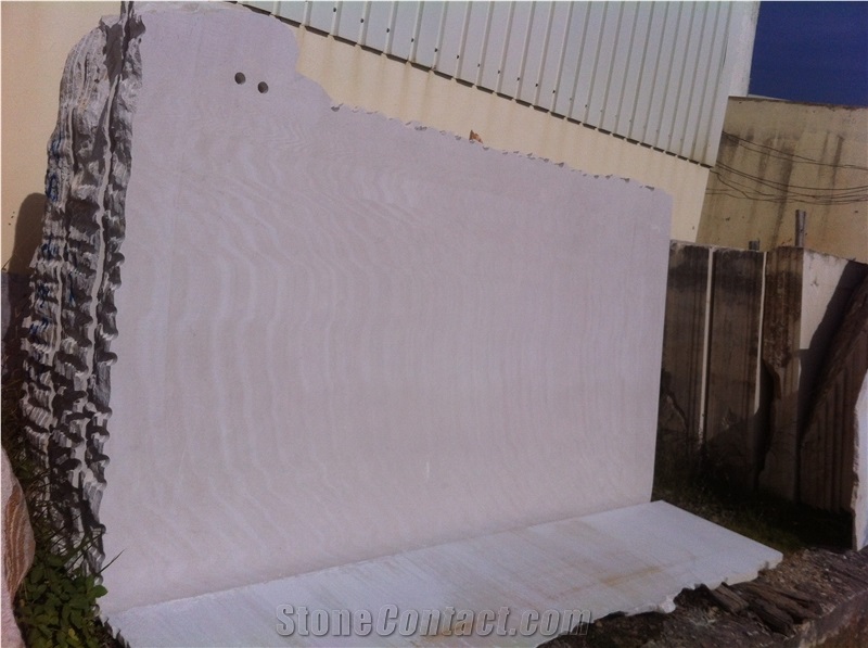 Limestone Moleanos Slabs