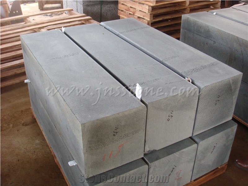 China Hainan Black Basalt Kerbstone / Bluestone Kerbstone