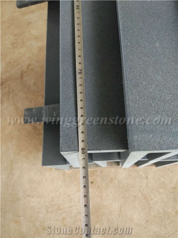 Competitive Price High Quality Black Andesite Stone/Hainan Black Basalt Pool Coping/Pavers/Swimming Pool Decks