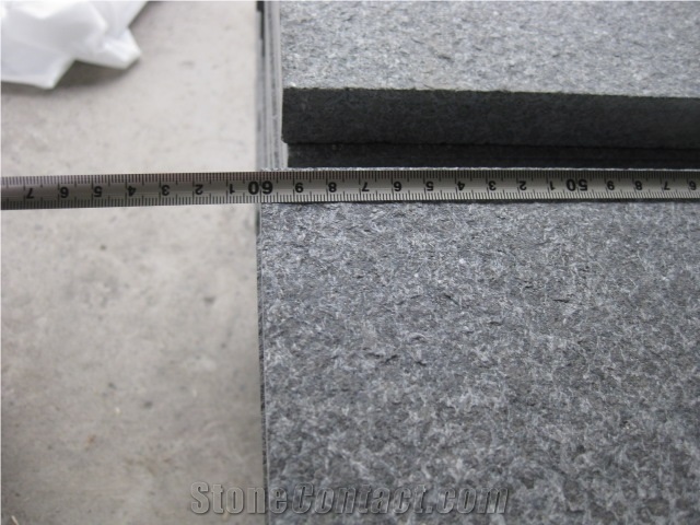 China Black Basalt Stone G684, Black Pearl, Fuding Black, Brick Paving Tile on Mesh, Mesh Paver,Cobble Stone, Cube Stone, Paving Sets, Floor Covering, Courtyard Paver, Step Pavement, Driveway Paver