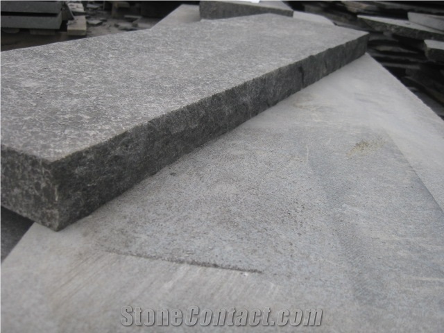 China Black Basalt Stone G684, Black Pearl, Fuding Black, Brick Paving Tile on Mesh, Mesh Paver,Cobble Stone, Cube Stone, Paving Sets, Floor Covering, Courtyard Paver, Step Pavement, Driveway Paver