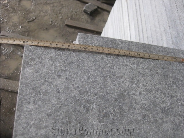 China Black Basalt Stone G684, Black Pearl, Fuding Black, Brick Paving Tile on Mesh, Mesh Paver,Cobble Stone, Cube Stone, Paving Sets, Floor Covering, Courtyard Paver, Step Pavement, Driveway Paver