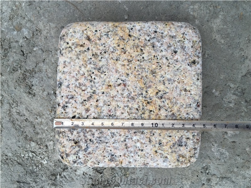 G682 Rusty Yellow/Giallo Rusty/Yellow Rust Granite/Desert Gold/Cobble Stone/Paving Sets/Cube Stone/Floor Covering/Garden Stepping Pavements
