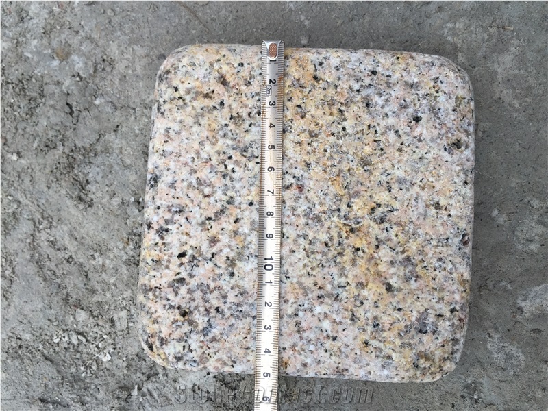 G682 Rusty Yellow/Giallo Rusty/Yellow Rust Granite/Desert Gold/Cobble Stone/Paving Sets/Cube Stone/Floor Covering/Garden Stepping Pavements