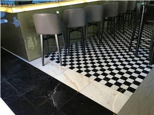 Branco El Rei and Negro Ruivina Floor Pattern