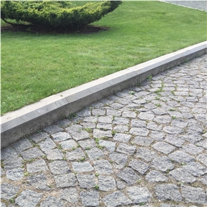 Anthracite Granite 4 Sides Cut Cobblestone (1ton 7-8 Sqm)