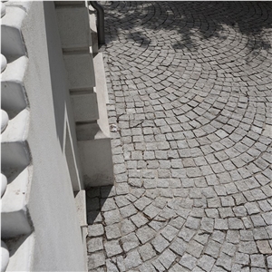 Grey Granite Splitface Cobblestone
