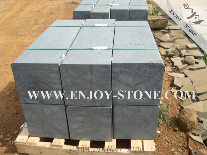 Hainan Black, Black Basalt Kerbstones, Road Stone, Side Stone, Bluestone Basalt with Catpaws, Honeycomb, Micro Hole Basalt, Andesite, Lavastone, Sawn Cut, Machine Cut, Cut to Size