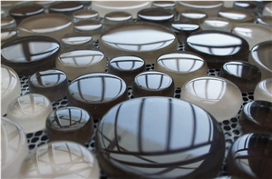 Pure White and Black Round Glass Chips Mosaic Tiles Pattern for Floor and Wall Decoration -Xiamen Terry Stone