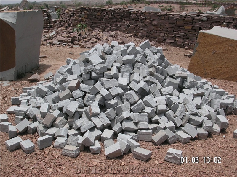 Kandla Gray Sandstone Cobbles