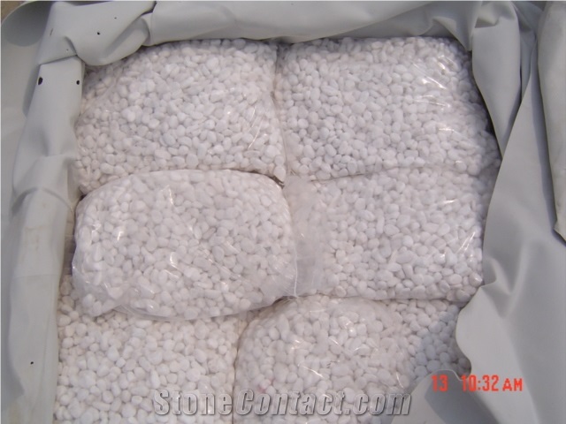 Bulk Wholesale Outside Tumbled Artificial Snow White Garden Stone Chips Display Flooring