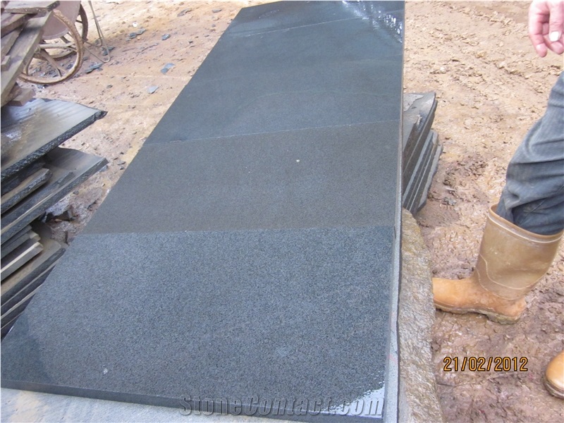 Best Price Cut to Size Flamed / Honed / Polished Hainan Black Basalt Slabs