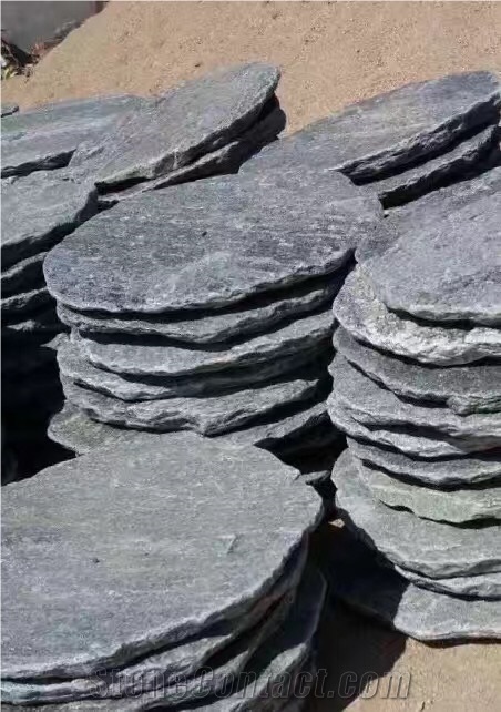 Black Tumbled Slate Stepping Stone Garden Paver Round Shape