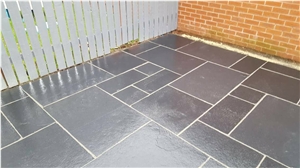 Raj Black Stone Pattern