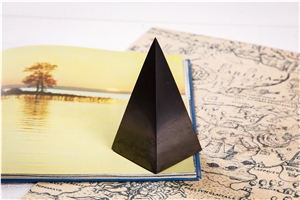 Pyramid Holod Shungite Natural Stone